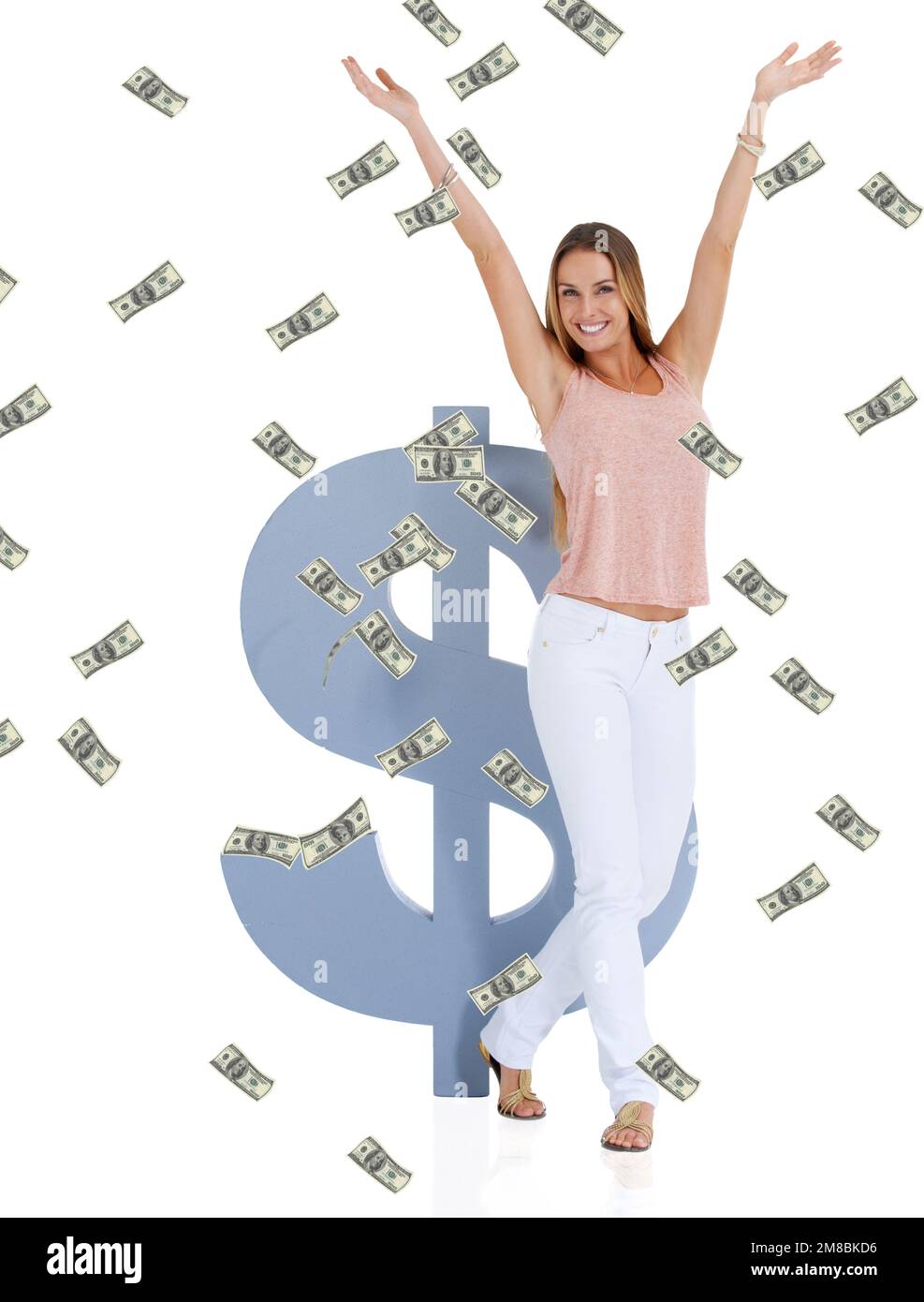 Argent, dollars et femme en portrait avec finances et économies avec banque sur fond blanc de studio. Femme financière heureuse avec les mains vers le haut et Banque D'Images