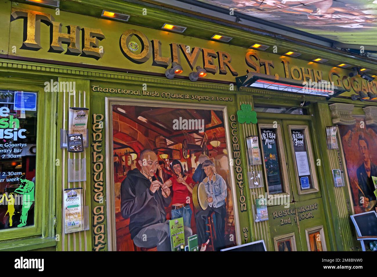 Oliver St. Bar John Gogartys, au coeur de Temple Bar, Dublin, Eire, Irlande - 18-21 Anglesea St, Temple Bar, Dublin 2, D02 RX38 Banque D'Images