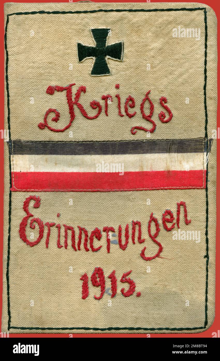 Europa, Deutschland , 1. Weltkrieg , Tagebuch mit dem Titel ' Kriegserinnerungen 1915 ' und einem schwarz-weiß-roten Band . / Europe, Allemagne , WW I , journal avec le titre ' souvenirs de la guerre en l'an 1915 ' . Banque D'Images