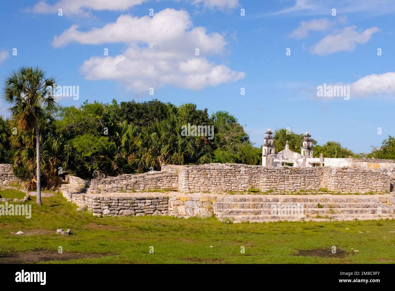 Zona Arqueológica Xcambó, côte du Yucatan, Mexique Banque D'Images