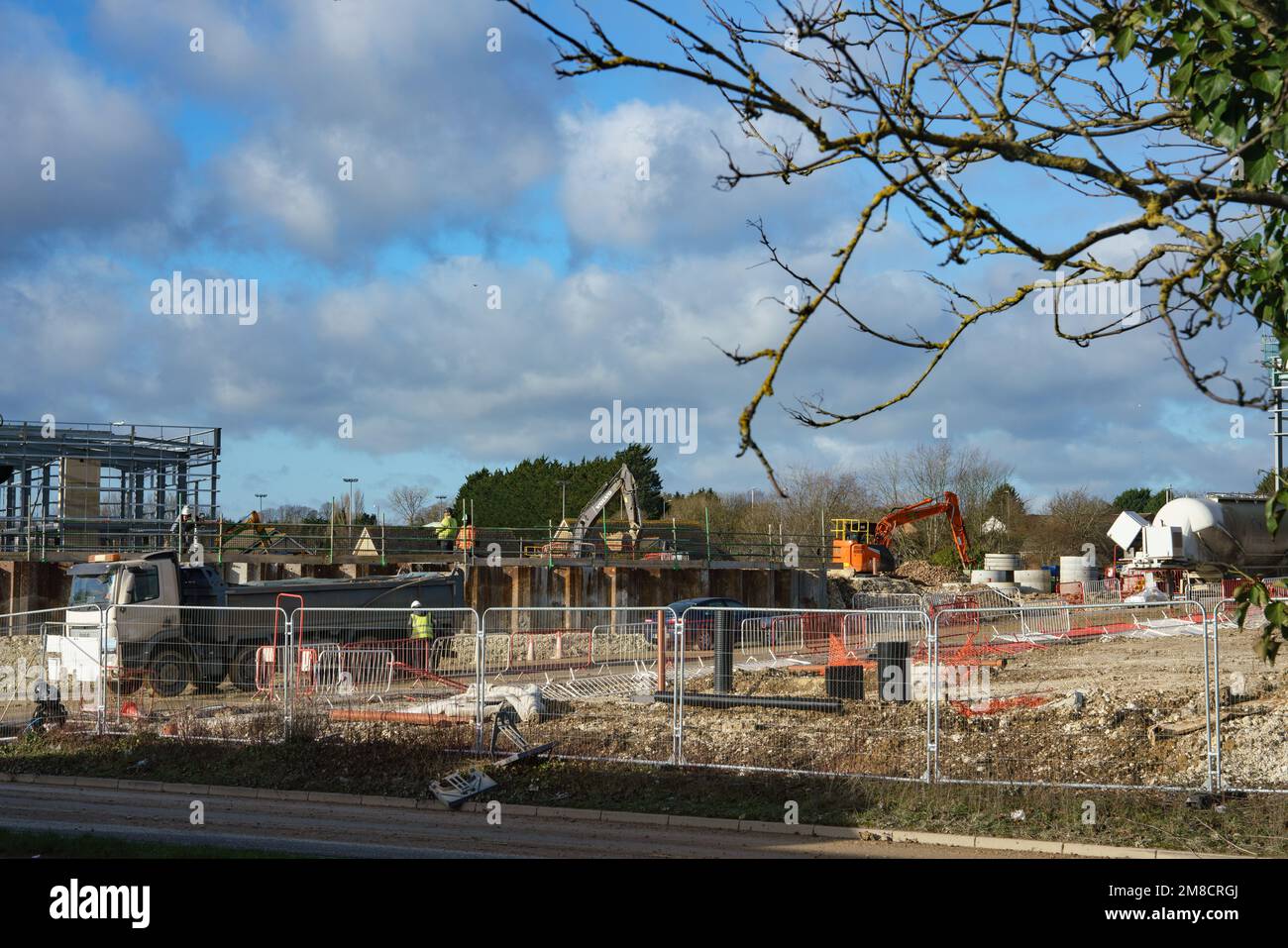 Travaux de construction pour construire des entrepôts et d'autres unités ainsi qu'un magasin de base, en cours à High Wycombe. Banque D'Images