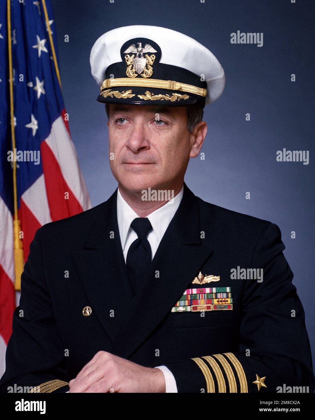 Capitaine Donald F. Santamaria, USN (couvert). Pays : inconnu Banque D'Images Capitaine Donald F. Santamaria, USN (couvert). Pays : inconnu Banque D'Images