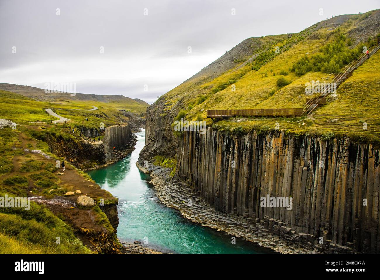 Studlafoss et Studlagil Basalt Rock Columns Canyon spectaculaire rivière paysagère à Jokuldalur, Islande Banque D'Images