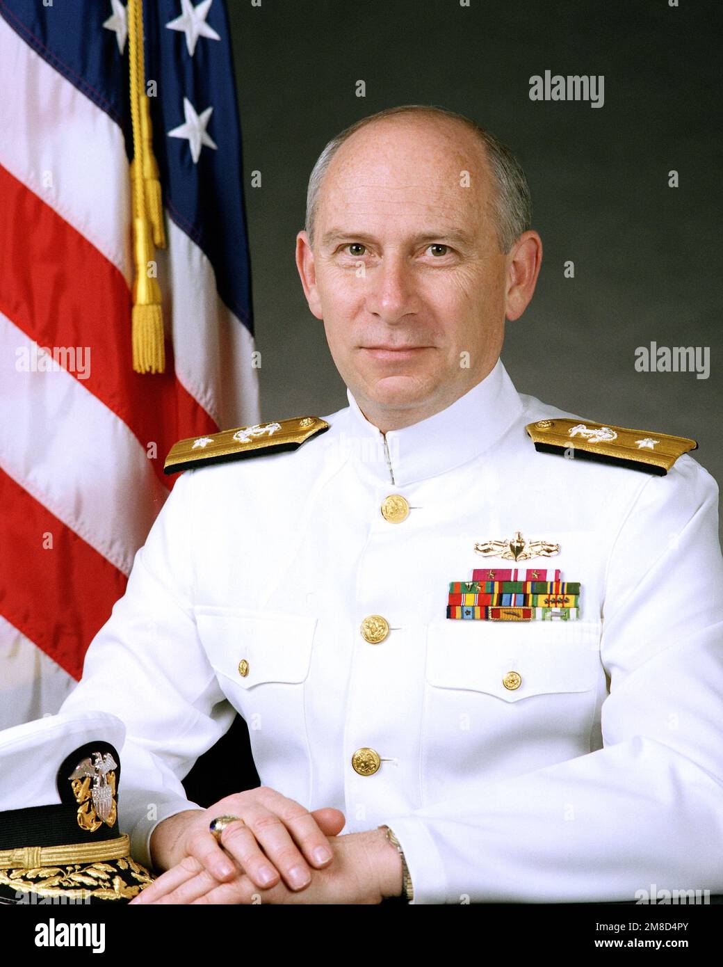 Contre-amiral (moitié inférieure) Michael A. McDevitt, USN (à découvert). Pays : inconnu Banque D'Images