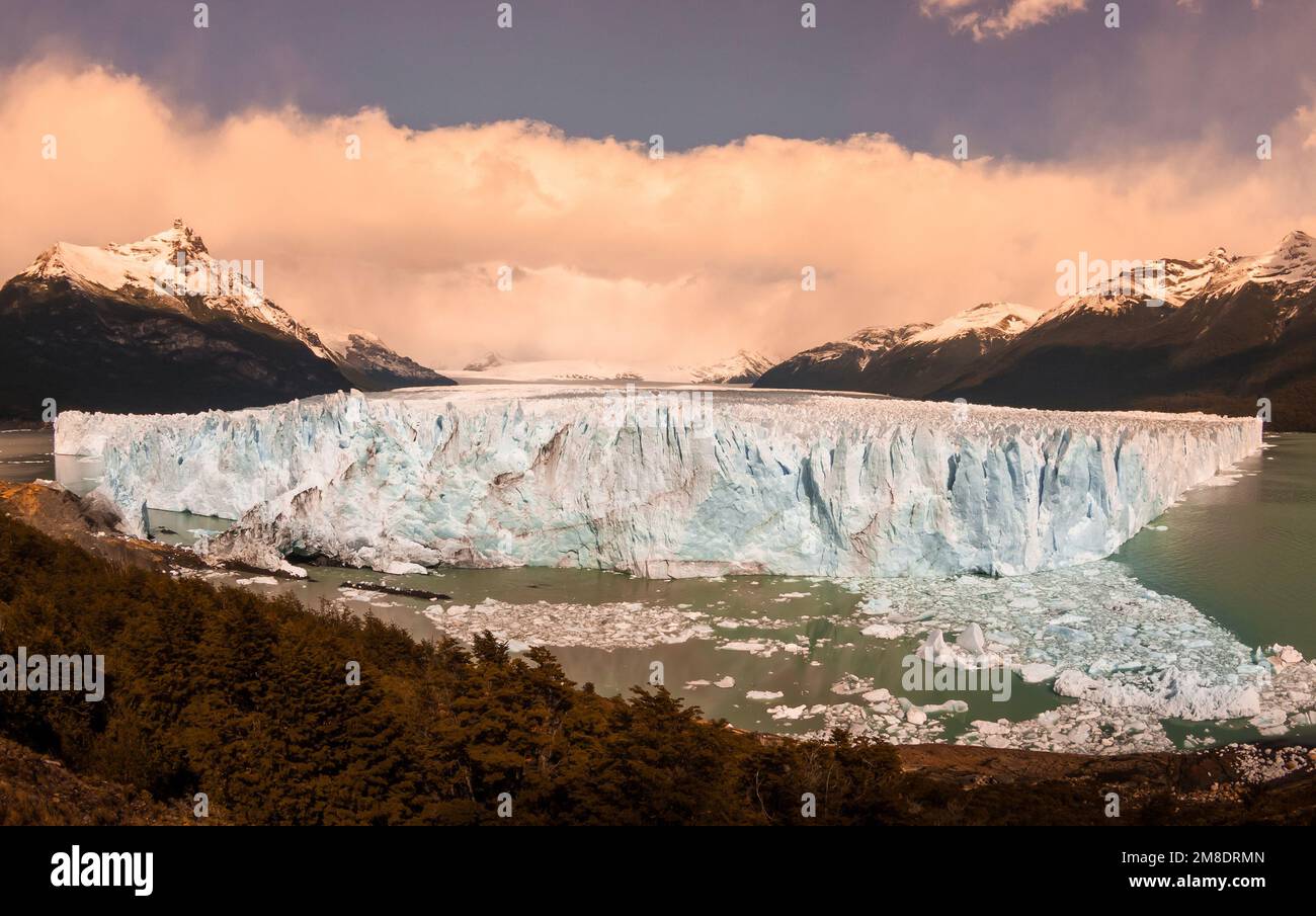 Glacier Perito Moreno, parc national de Los Glaciares, province de Santa Cruz, Patagonie Argentine. Banque D'Images
