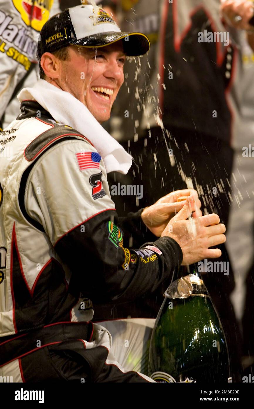 Concord, Caroline du Nord, États-Unis. 19th mai 2007. 19 mai 2007 - Concord, NC, Etats-Unis : Kevin Harvick remporte le NASCAR All-Star Challenge au circuit de course Lowe's à Concord, NC. (Credit image: © Walter G. Arce Sr./ZUMA Press Wire) USAGE ÉDITORIAL SEULEMENT! Non destiné À un usage commercial ! Banque D'Images