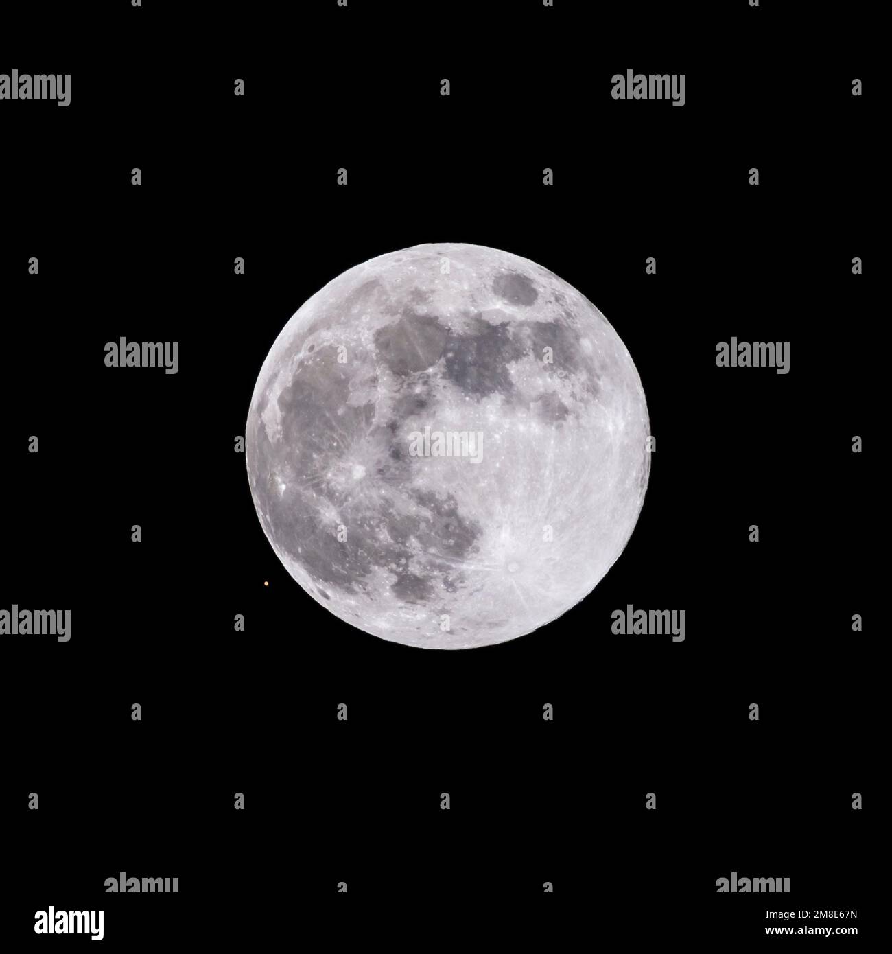 La lune et Mars sur 7 décembre 2022. Banque D'Images