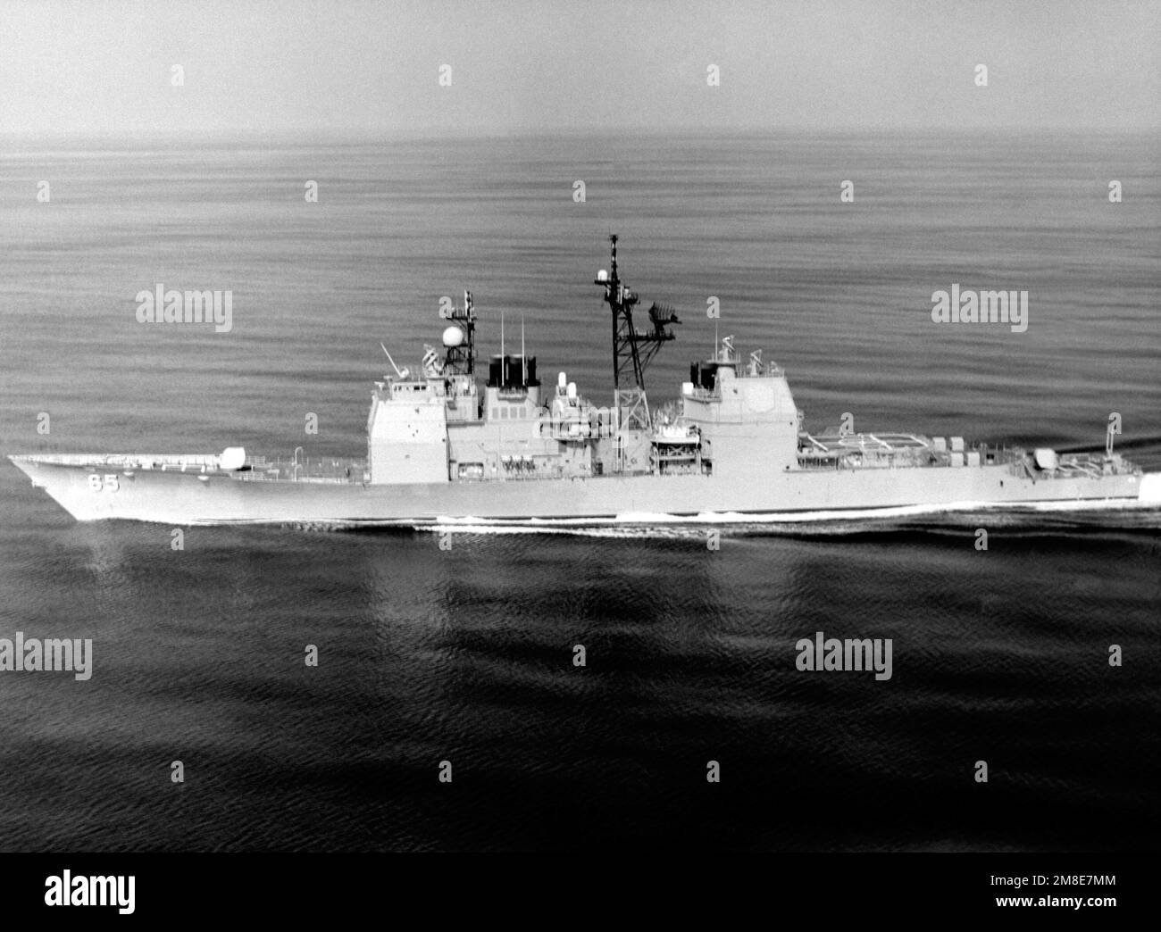 Vue de la poutre portuaire du croiseur de missiles guidé USS CHOSIN (CG 65) en cours avant sa mise en service. Pays: Golfe du Mexique Banque D'Images