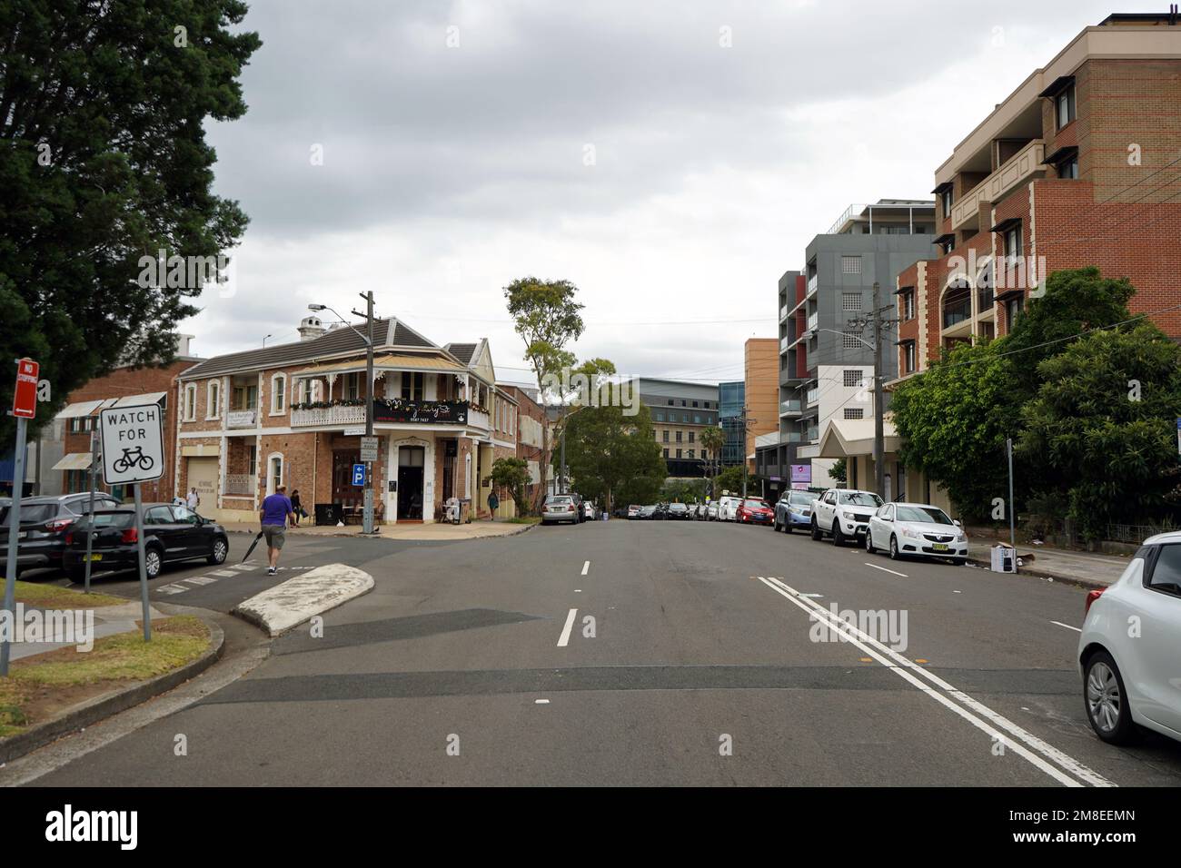 Kogarah, Nouvelle-Galles du Sud - Australie - 19-12-2019: Montgomery St à Kogarah, une banlieue du sud de Sydney. Banque D'Images