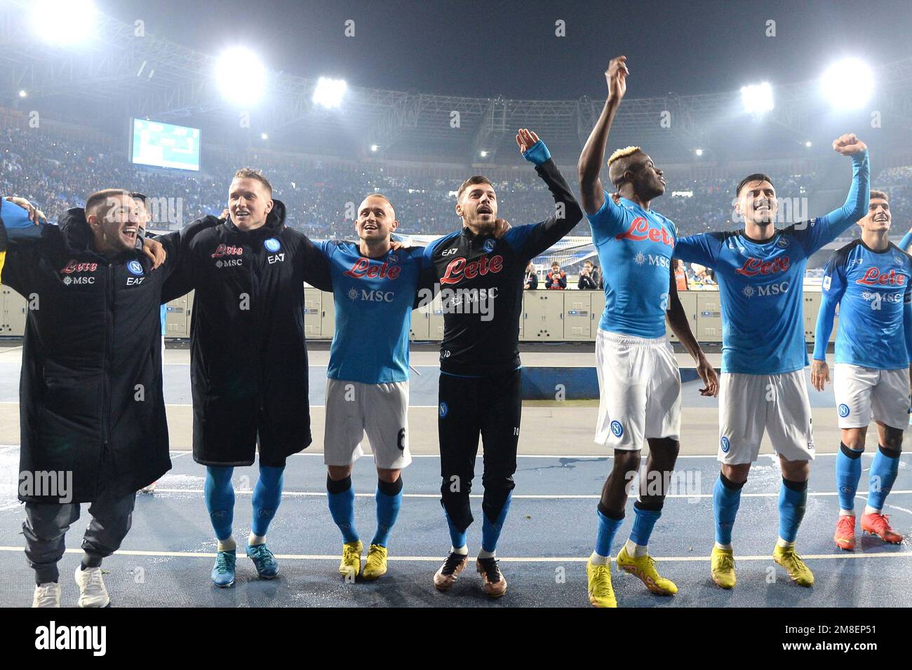Les joueurs de naples célèbrent à la fin du match pendant la série Un match entre SSC Napoli et Juventus FC au Stadio Diego Armando Maradona Banque D'Images