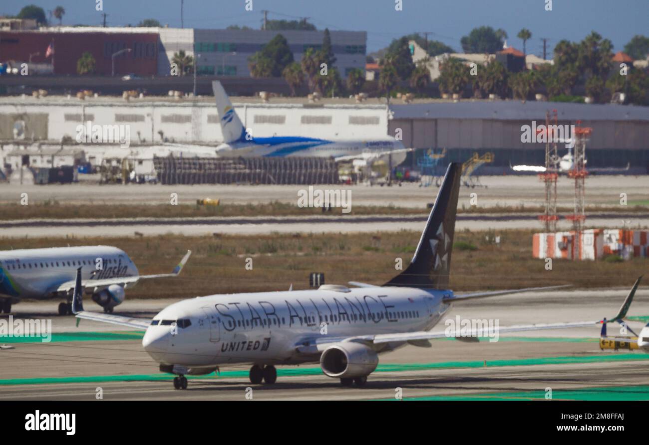Détails de l'aéroport LAX à Los Angeles, Californie, États-Unis. Photo : un jet Star Alliance sur le tarmac au LAX. Banque D'Images
