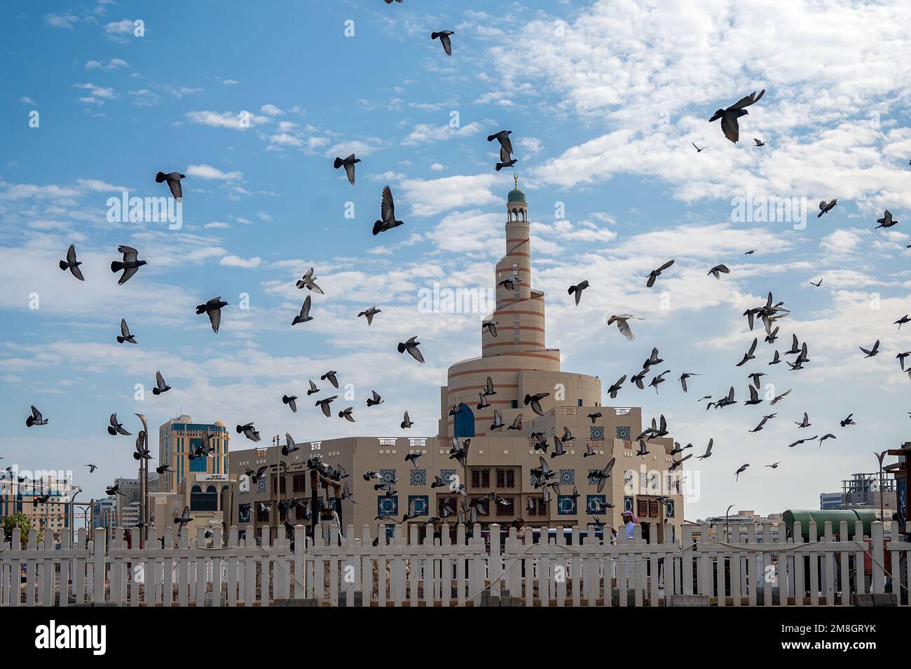 Vue du Centre culturel islamique de la Mosquée Fanar depuis Souq Waqif Doha Banque D'Images