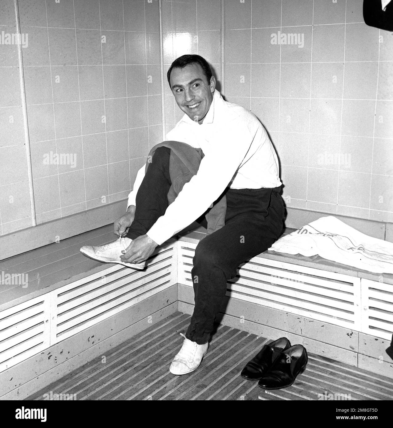 Photo du dossier datée du 17-01-1966 de Jimmy Greaves de Tottenham Hotspur. Harry Kane est à portée de la touche pour devenir le meilleur buteur de Tottenham, mais le regretté Jimmy Greaves aura toujours « l’avantage » sur lui et d’autres grands avant, selon l’ancien coéquipier Terry Dyson. Date de publication : samedi 14 janvier 2023. Banque D'Images