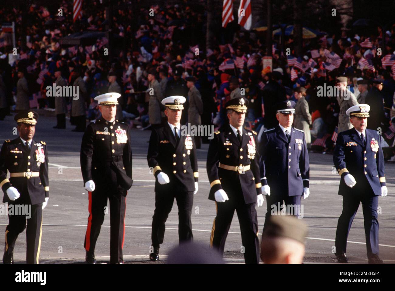 Parade inaugurale, BGÉN Robert L. Stephens Jr USA, BGÉN John H. admire, USMC; RADM Robert C. Jones, USN; col Stephens B. Richards, USAF; RADM John W. Lockwood, USCG; commandants des troupes et du personnel col Joseph Hunt, USA, en escorte présidentielle au début du défilé. Base: Washington État: District de Columbia (DC) pays: Etats-Unis d'Amérique (USA) Banque D'Images