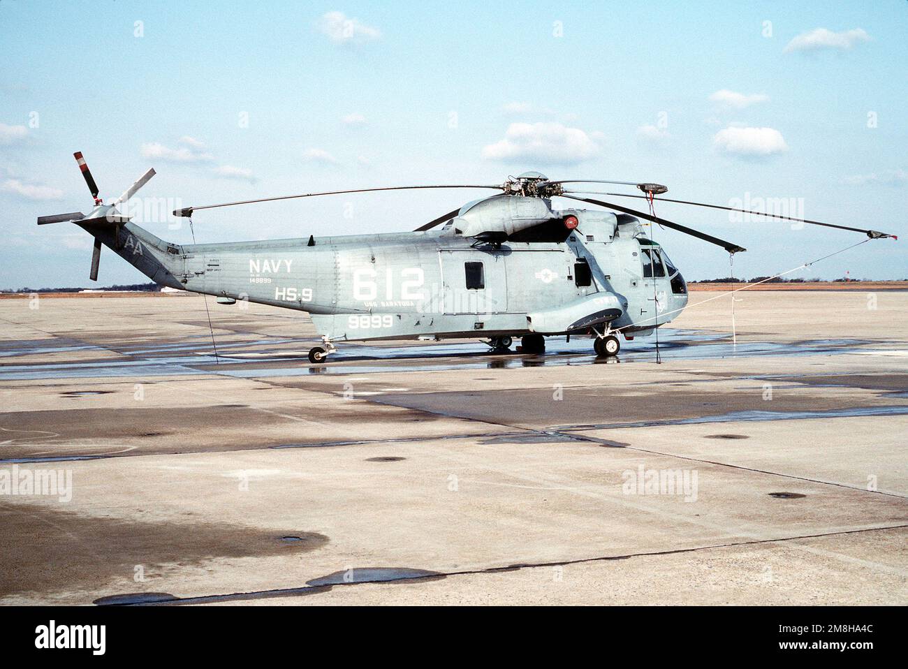 Vue du côté droit d'un hélicoptère de l'escadron anti-sous-marin 9 (HS-9) SH-3H Sea King stationné sur la ligne de vol. Base: Naval Air Facility, Andrews AFB État: Maryland (MD) pays: Etats-Unis d'Amérique (USA) Banque D'Images