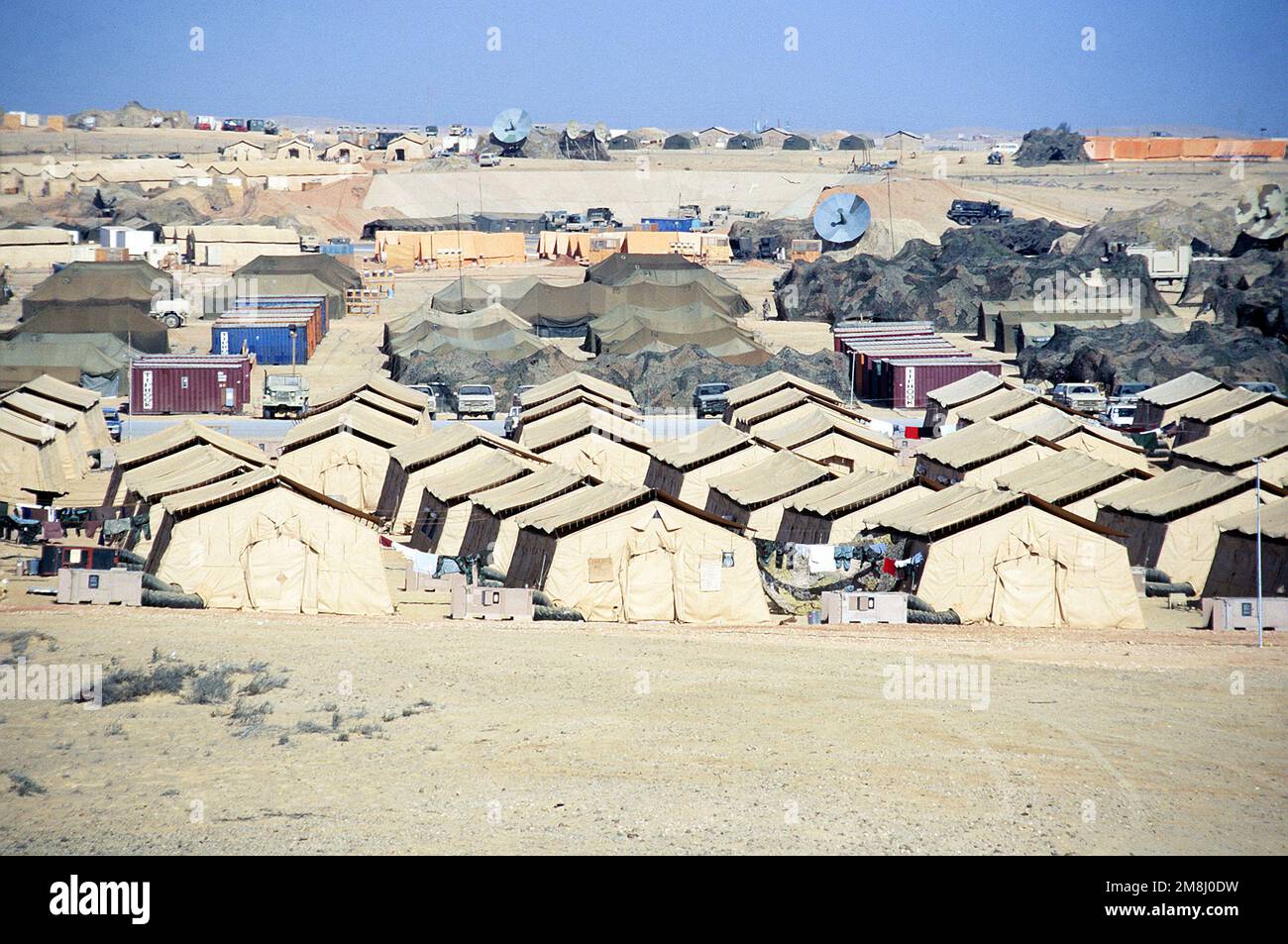 Tent City a accueilli les 850 « Gunfighters » de l'aile 366th qui ont été déployés pour participer aux États-Unis Exercice de commandement central appelé « étoile brillante ». Cet exercice a servi de test pour la seule aile composite de l'intervention aérienne de la Force aérienne, le premier déploiement à l'étranger d'une aile composite. Objet opération/série: BRIGHT STAR base: Mountain Home Air Force base État: Idaho (ID) pays: États-Unis d'Amérique (USA) Banque D'Images