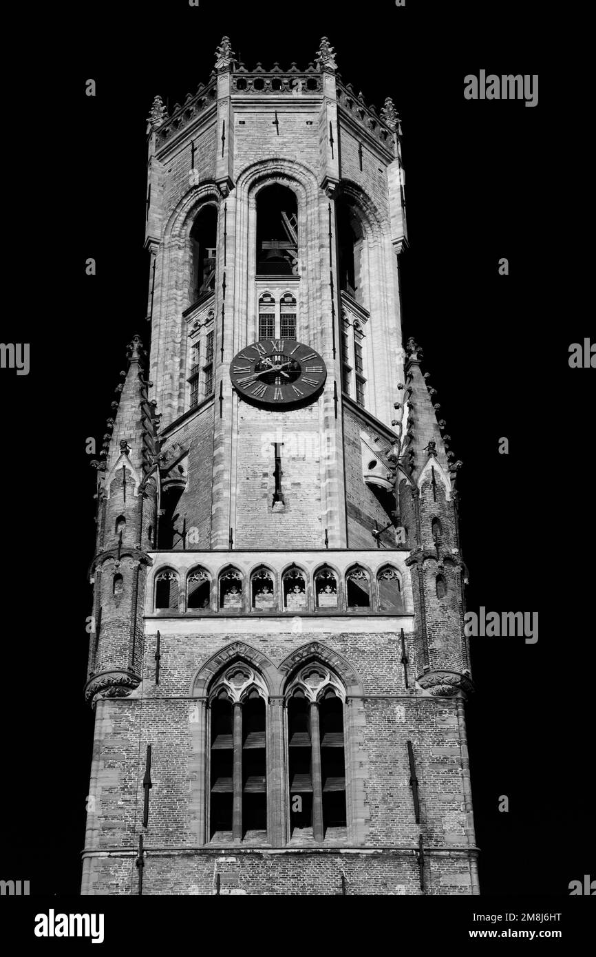 La tour Belfort, ( Beffroi ), Bruges, Flandre Occidentale dans la région flamande de Belgique. Bruges est un site classé au patrimoine mondial de l'UNESCO. Banque D'Images
