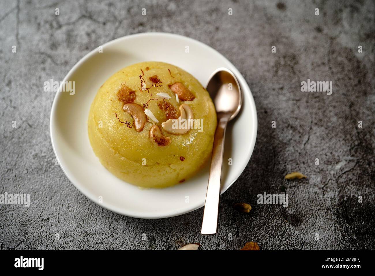 Kesari de la Rava maison ou pudding sucré à la semoule, focu sélectif Banque D'Images