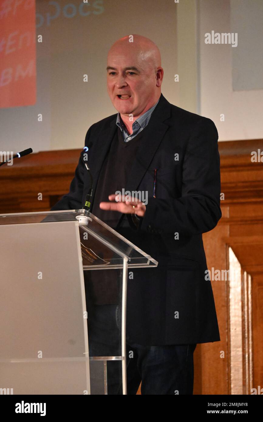 Londres, Royaume-Uni. 14 janvier 2023. Le Président Mick Lynch le Secrétaire général est une Union nationale des travailleurs des transports et des chemins de fer et des Maritimes au BMA Junior Doctors Committee au Royaume-Uni organise un rassemblement pour la restauration des salaires au Central Hall Westminster. Crédit : voir Li/Picture Capital/Alamy Live News Banque D'Images