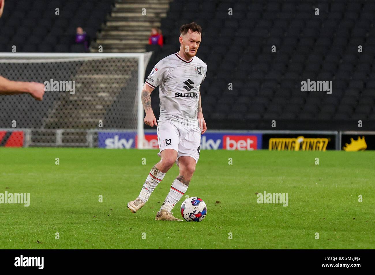 Milton Keynes Dons Josh McEachran pendant la deuxième moitié du match de la Sky Bet League 1 entre MK Dons et Lincoln City au stade MK, Milton Keynes, le samedi 14th janvier 2023. (Credit: John Cripps | MI News) Credit: MI News & Sport /Alay Live News Banque D'Images