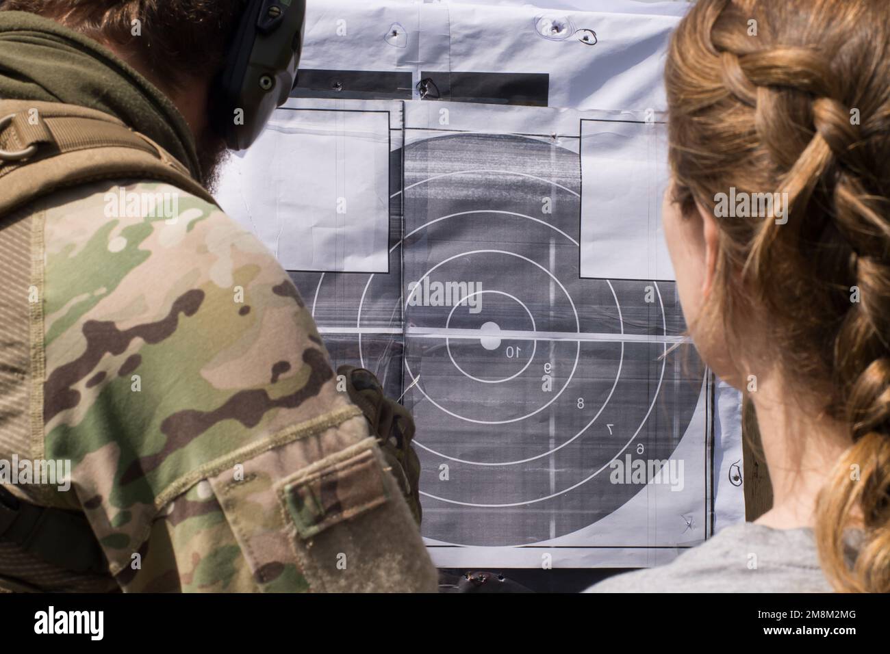 Cible de tir pour le chasseur d'entraînement avec fusil. Vérifiez que vous frappez la cible Banque D'Images