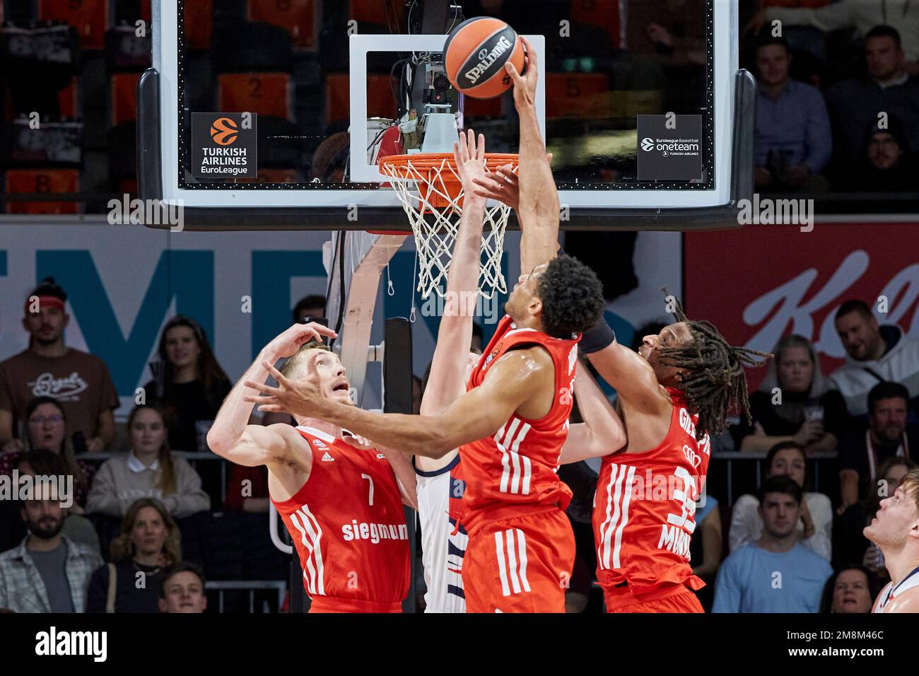 Euroligue basket 2022 2023 Banque de photographies et d'images à haute  résolution - Alamy