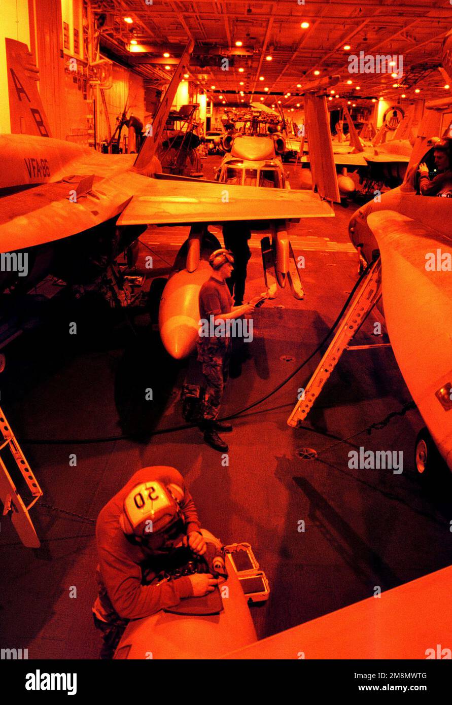 Maquette Porte-avions Nucléaire USS Enterprise CVN-65 Tamiya 1/350 - Kit à Monter, Neuf