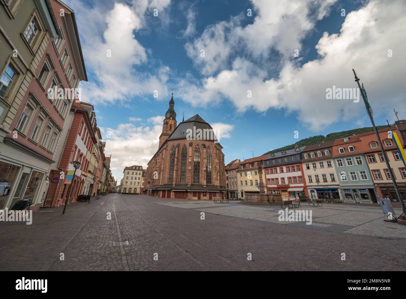 Heidelberg Allemagne, vue sur la ville à la place du marché Marktplatz et église évangélique Heiliggeistkirche Banque D'Images