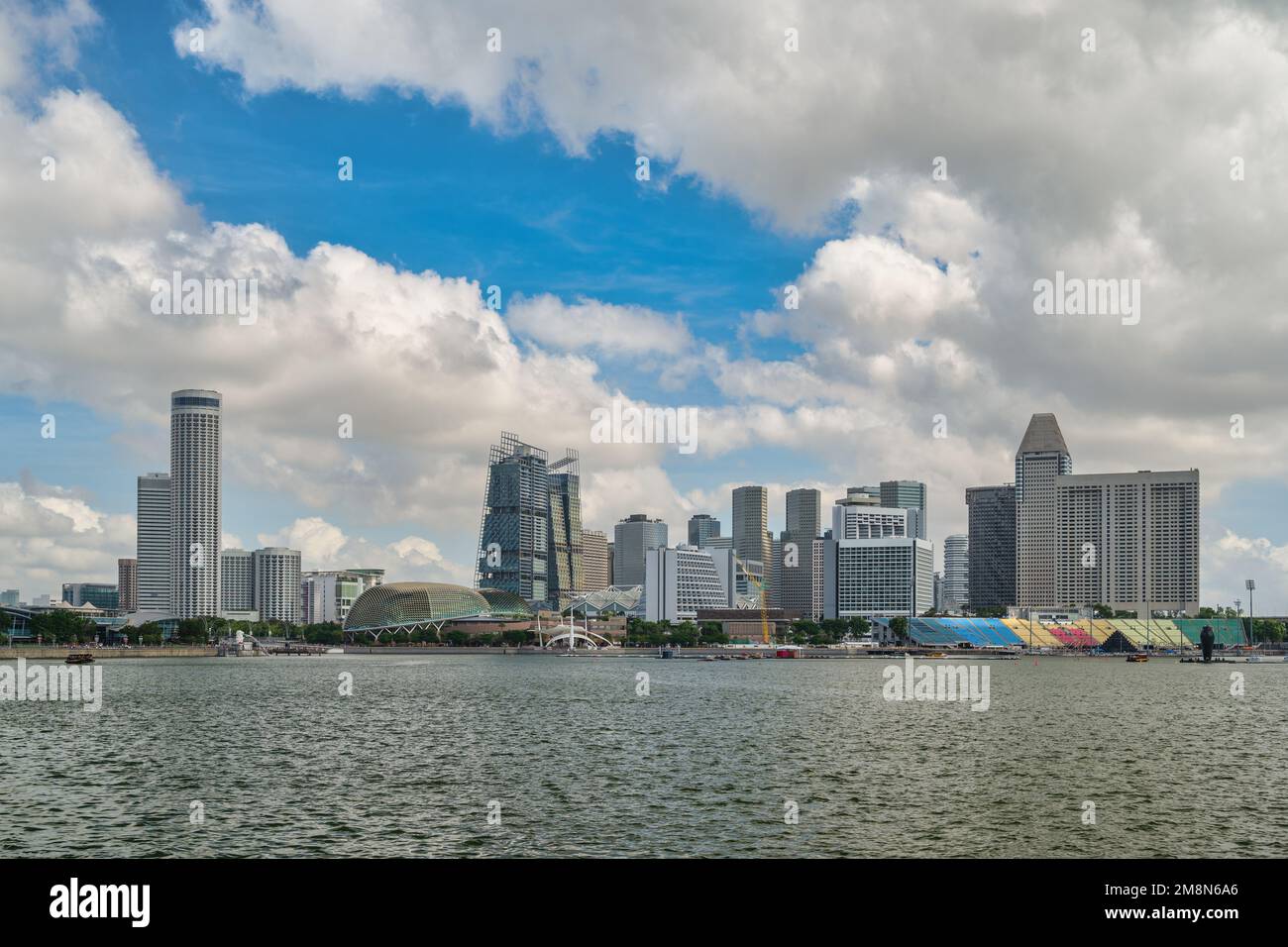 Vue sur la ville de Singapour dans le quartier des affaires de Marina Bay Banque D'Images