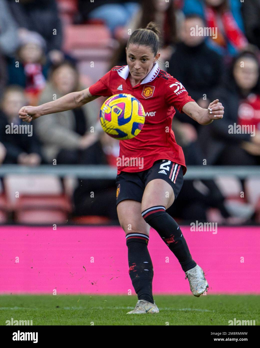 Leigh Sports Village, Manchester, Royaume-Uni. 15th janvier 2023. Super League football pour Femme, Manchester United contre Liverpool ; Ona Batlle de Manchester United Women fait tomber le ballon Credit: Action plus Sports/Alay Live News Banque D'Images