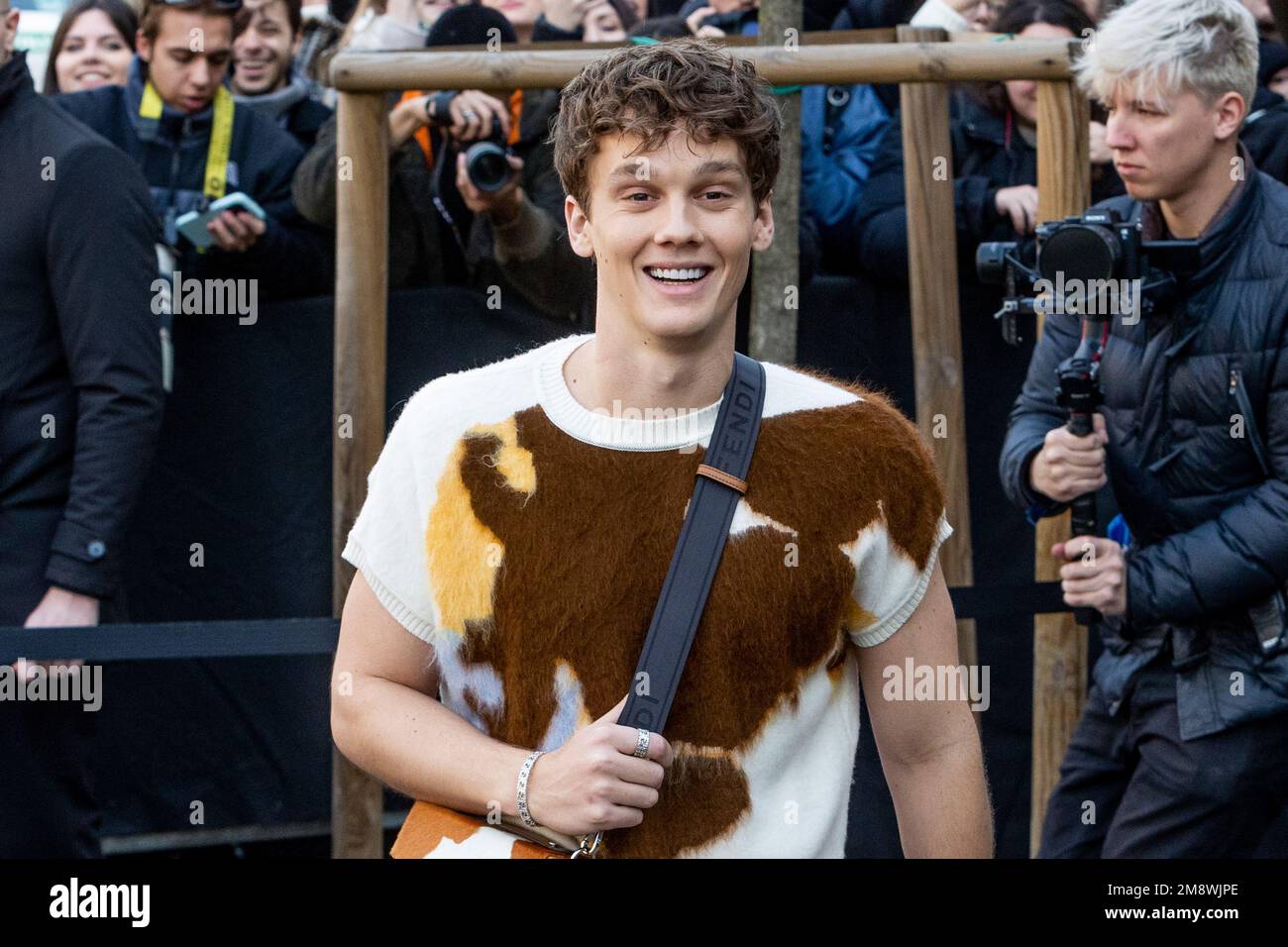 Hunter Doohan est vu au Fendi show pendant la Milan Fashion week vêtements pour hommes automne/hiver 2023/2024 à Milan (photo par Mairo Cinquetti/Sopa Images/Sipa USA) Banque D'Images