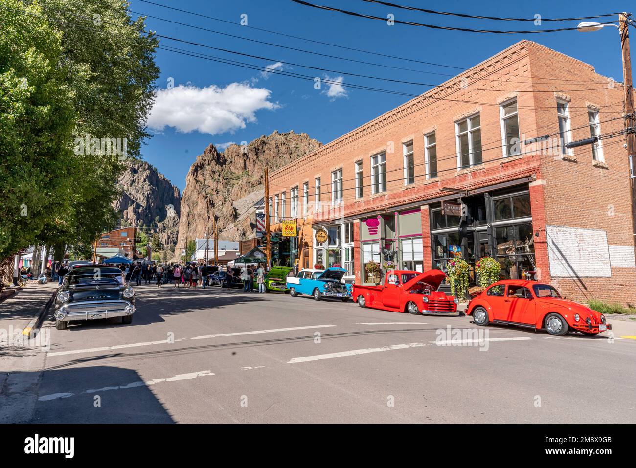 17 septembre 2022 - Un spectacle de voitures classique a lieu dans le centre-ville de Creede, Colorado. Banque D'Images