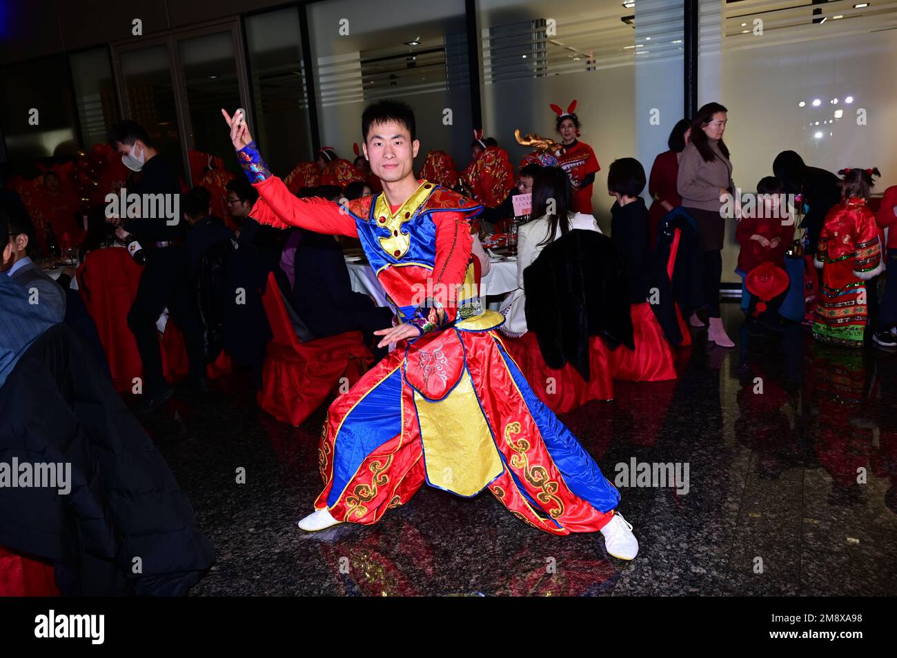 Londres, Angleterre, Royaume-Uni. 15 janvier 2023. Monkey King se produit lors de l'exposition du nouvel an chinois de 2023 à la cour du pont. Crédit : voir Li/Picture Capital/Alamy Live News Banque D'Images