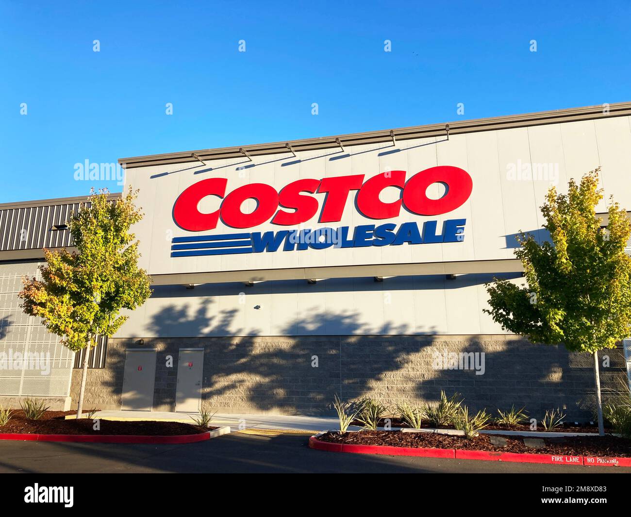 Costco Wholesale signe sur le magasin de club d'entrepôt réservé aux membres. - Californie, États-Unis - 2022 Banque D'Images