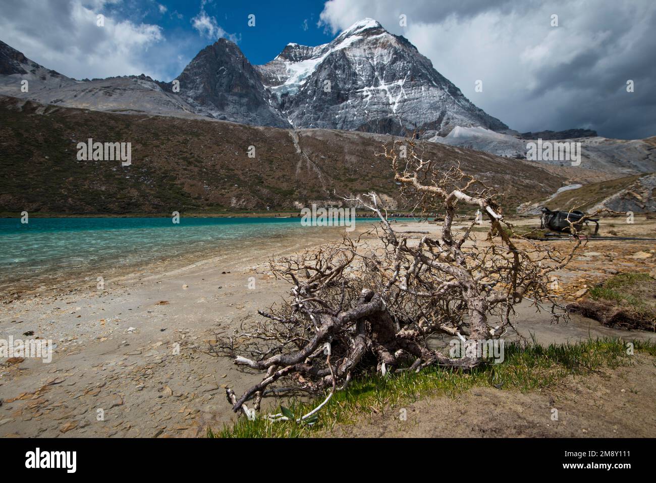 Milk Lake (4600m) à Mt. Chenresig (6032 m), Kham, parc national de Yading, comté de Daocheng, comté de Garze, Himalaya, Sichuan, Tibet de l'est, Tibet Banque D'Images