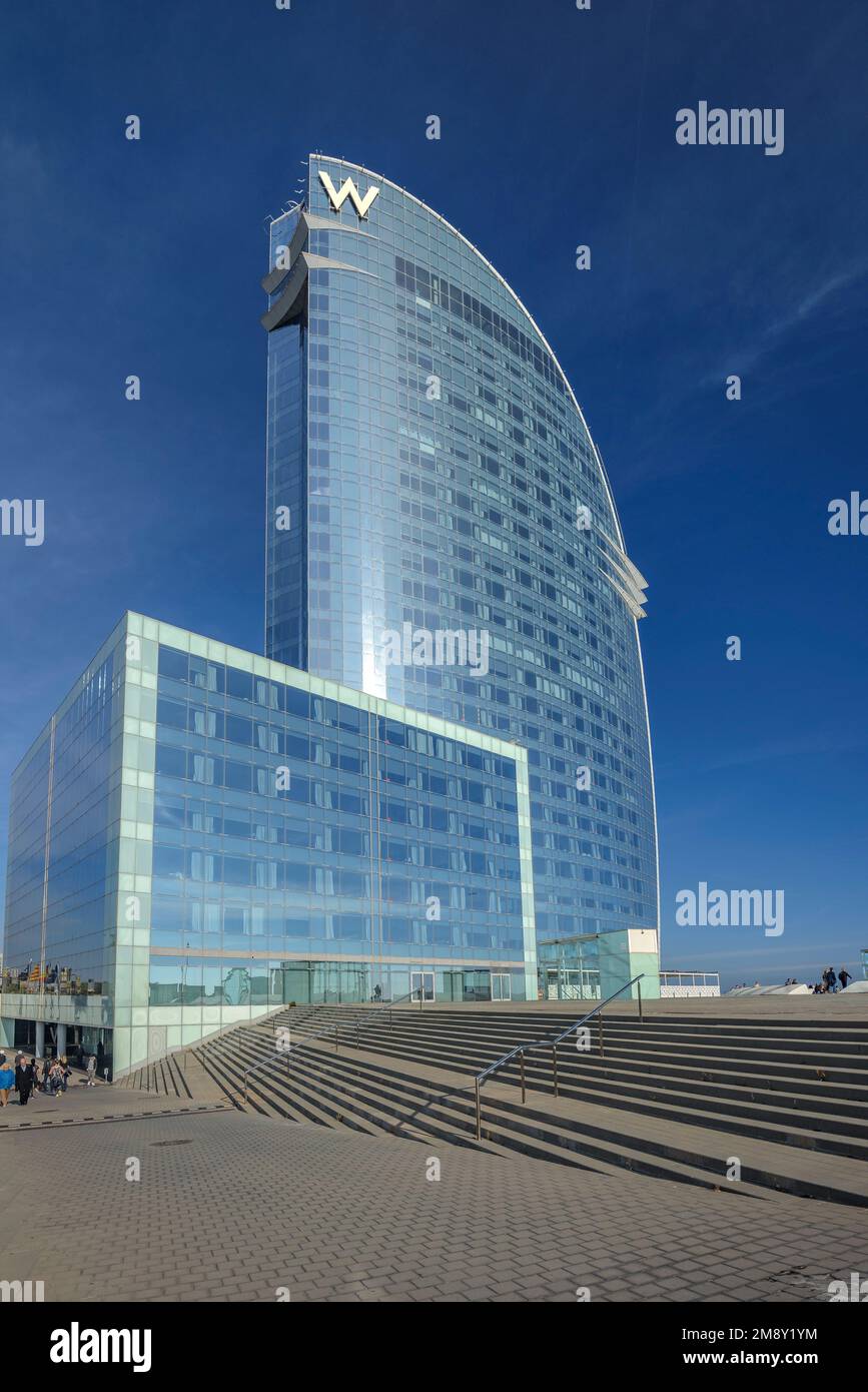 Hôtel Vela ou W Barcelone le matin d'hiver (Barcelone, Catalogne, Espagne) ESP: Hotel Vela o W Barcelona en una mañana de invierno. Barcelone, Espagne Banque D'Images