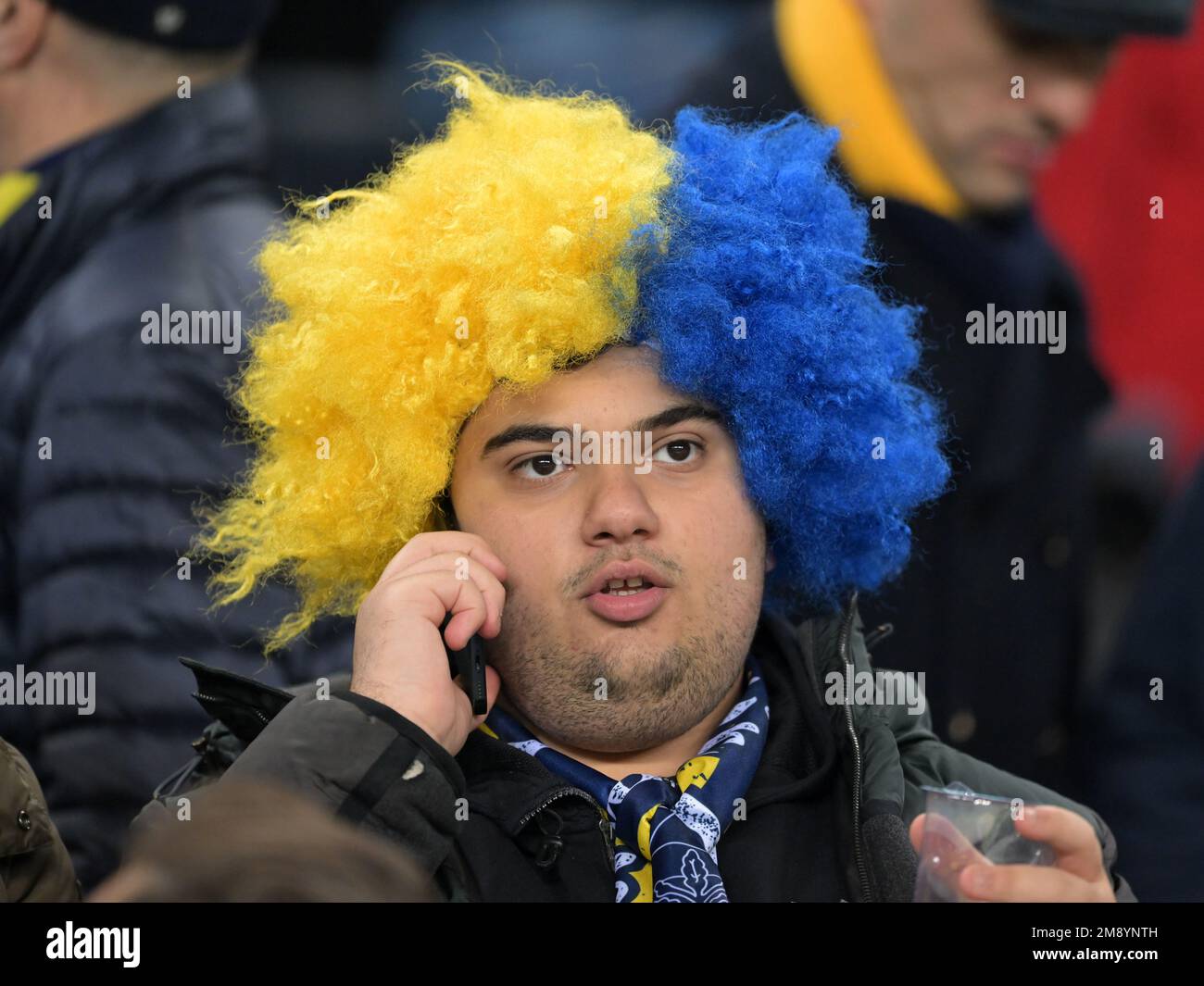 ISTANBUL - supporter de Fenerbahce pendant le match turc Super LIG entre Fenerbahce AS et Galatasaray COMME au stade Ulker sur 8 janvier 2023 à Istanbul, Turquie. AP | hauteur néerlandaise | GERRIT DE COLOGNE Banque D'Images