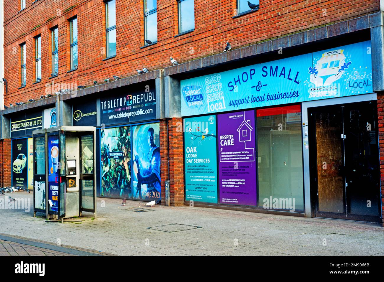 Magasins fermés, High Wycombe, Buckinghamshire, Angleterre Banque D'Images