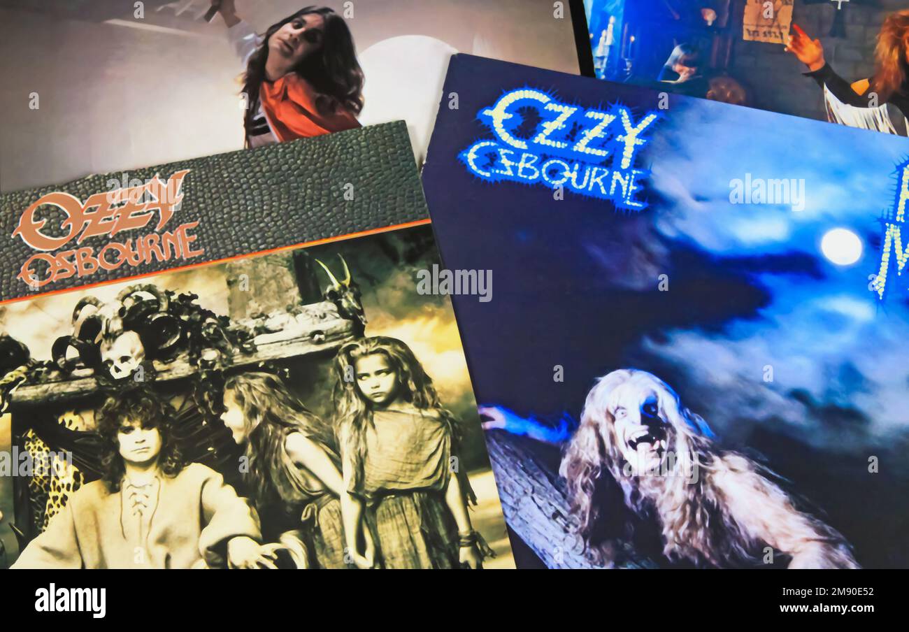 Viersen, Allemagne - 22 août. 2019: Voir la collection de disques vinyles vintage Ozzy Osbourne Singer Banque D'Images