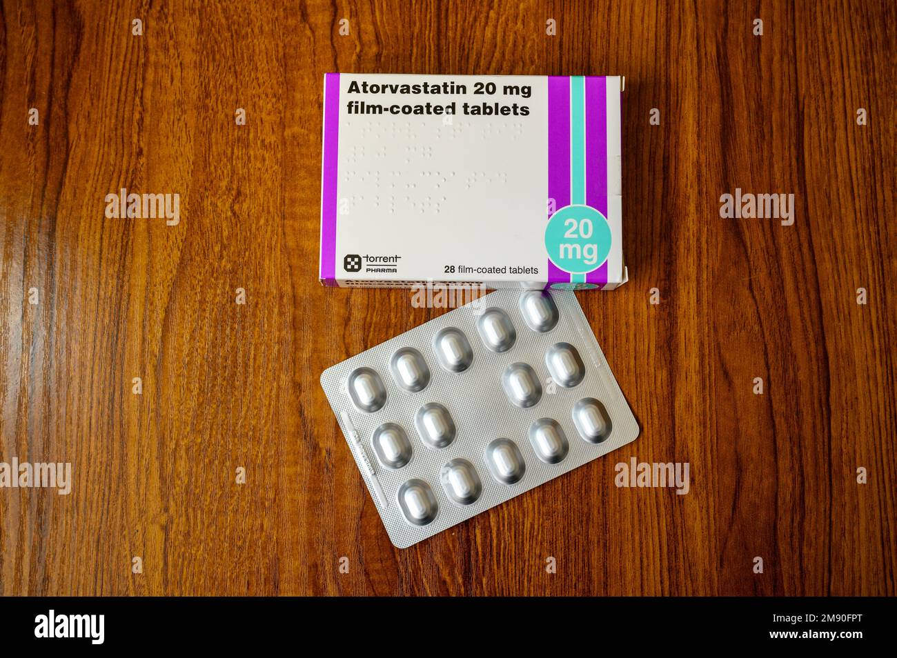 Atorvastatine 20 mg comprimés pelliculés pour le contrôle des taux de cholestérol. Banque D'Images