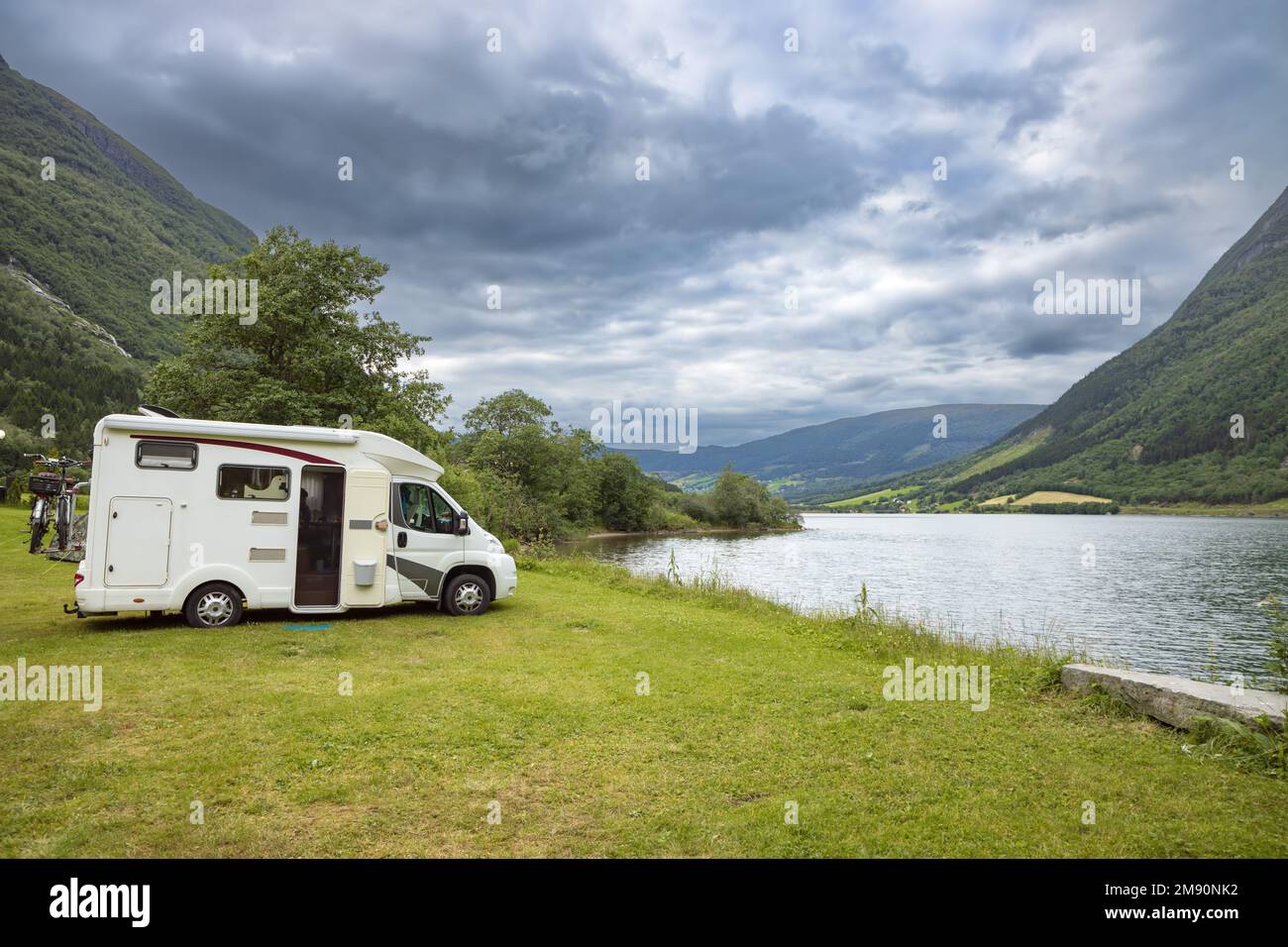 Vacances famille billet RV, vacances voyage en camping-car, caravane location de vacances. Banque D'Images