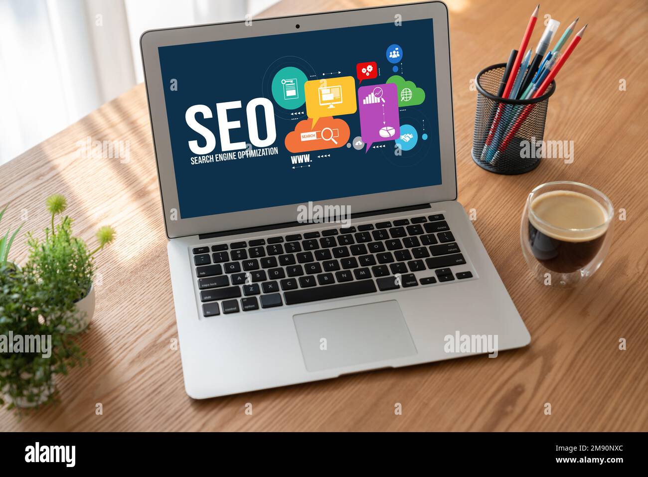 Optimisation de Search Engine de SEO pour modish e-commerce et commerce de détail en ligne montrant sur l'écran d'ordinateur Banque D'Images