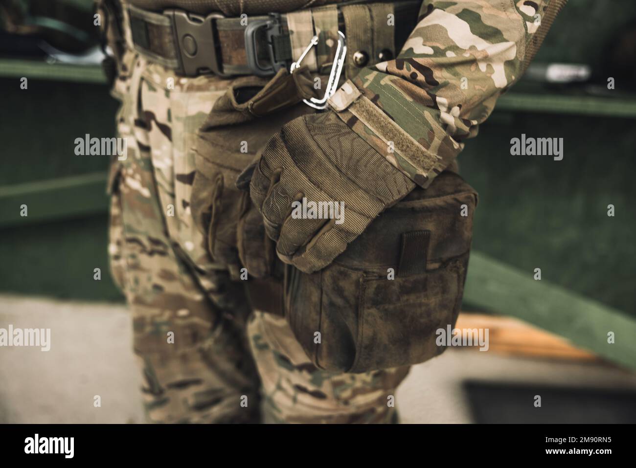 Gros plan d'un homme en uniforme militaire Banque D'Images