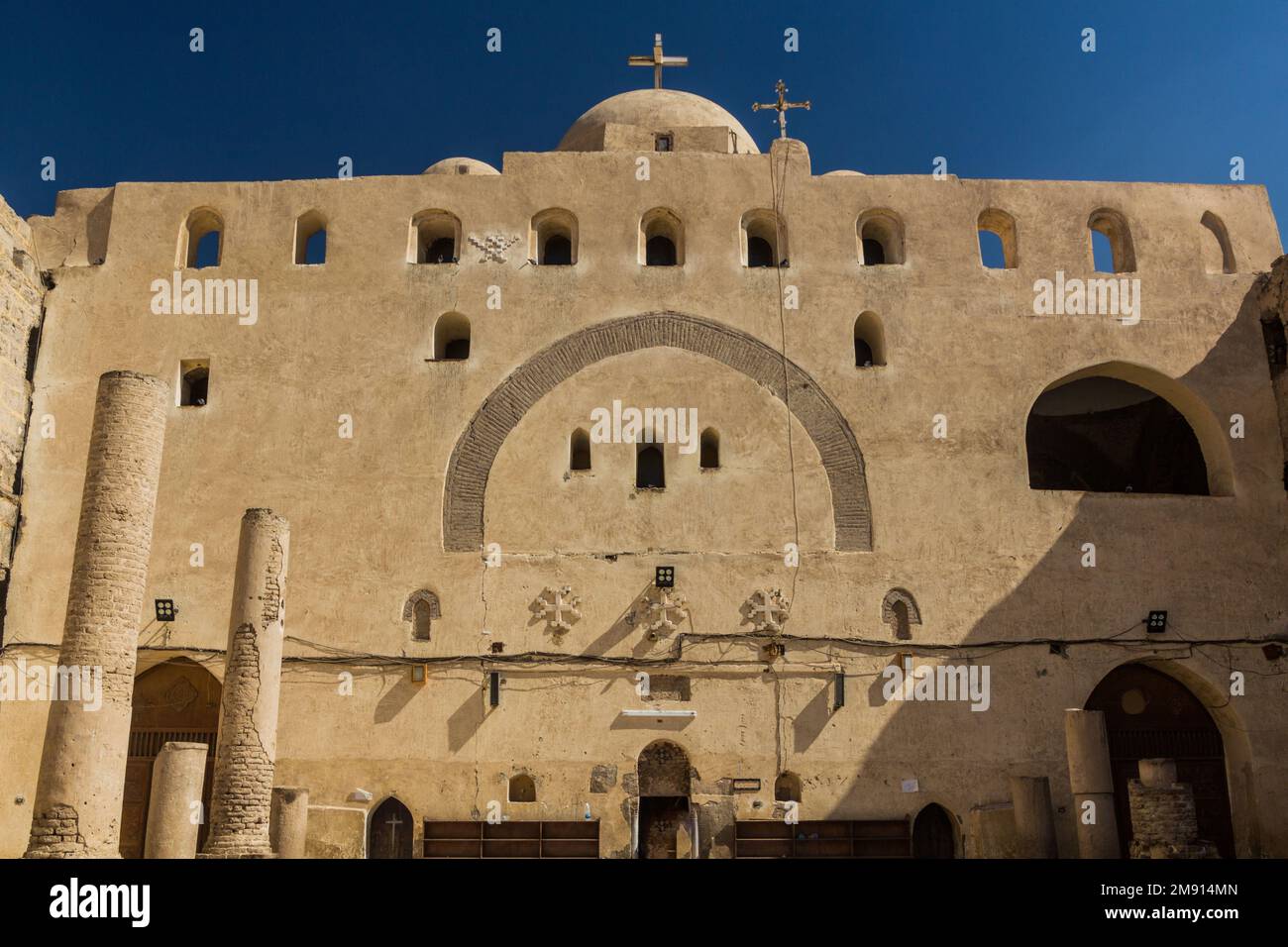 Monastère de Coptic White (Deir al Abyad) près de Sohag, Égypte Banque D'Images
