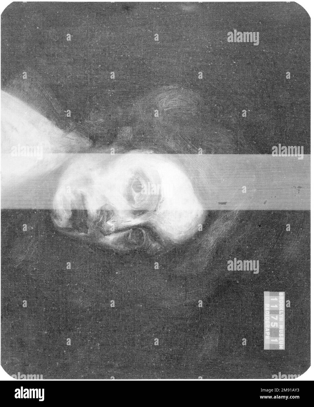 Femme à Manteau Robert Henri (américain, 1865-1929). Femme à Manteau, 1898. Huile sur toile, 58 1/16 x 38 11/16 in. (147,5 x 98,3 cm). Peint à Paris à une époque où Robert Henri était déterminé à faire sa marque professionnelle en tant que jeune artiste, ce travail, dans une palette sombre et fumée rappelant délibérément les anciens maîtres européens, présente son modèle préféré, Berthe Terrier. Bien qu'il ait volontairement allié son art avec la tradition vénérée, Henri a également ajouté une ambiance contemporaine en présentant Terrier avec une expression audacieuse et presque provocante. Les radiographies révèlent qu'Henri a repeint cette œuvre en profondeur comme h. Banque D'Images