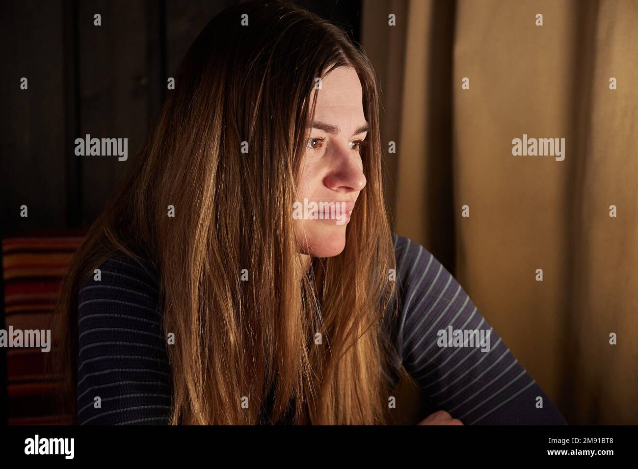 Portrait de femme le soir calme Banque D'Images