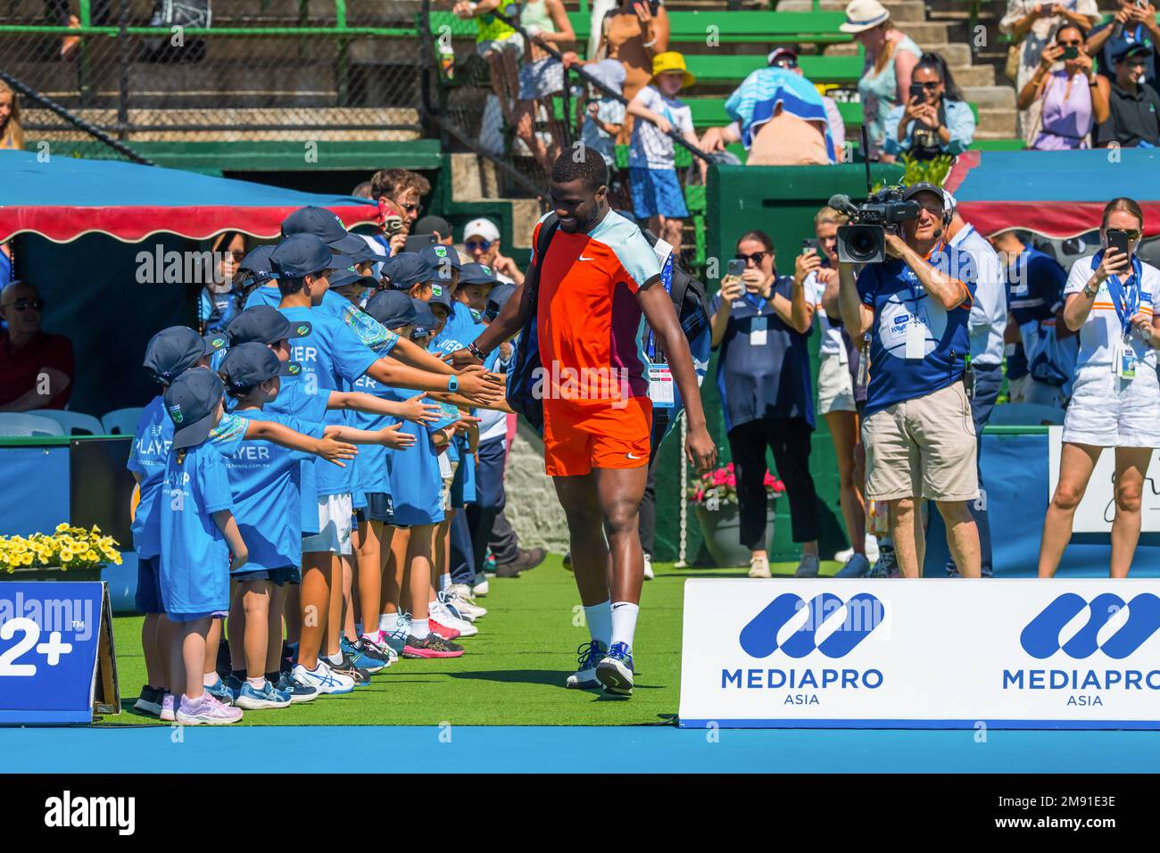 Francis Tiafoe des États-Unis en action lors du match d'ouverture du jour 2 du tournoi de tennis classique de Kooyong contre Dominic Thiem d'Autriche au club de tennis de Kooyong Lawn. Kooyong Classic Day 2 - pour commencer la partie de la journée, Dominic Thiem autrichien a remporté une victoire confortable, battant le numéro mondial américain 17 Francis Tiafoe. Malgré une forte tendance récente de la part des Américains et une première étape serrée, Thiem a tiré parti de ses opportunités de point d'arrêt au début de la seconde étape, l'aidant à se lancer dans une victoire en ligne droite (7-6, 6-2). Banque D'Images