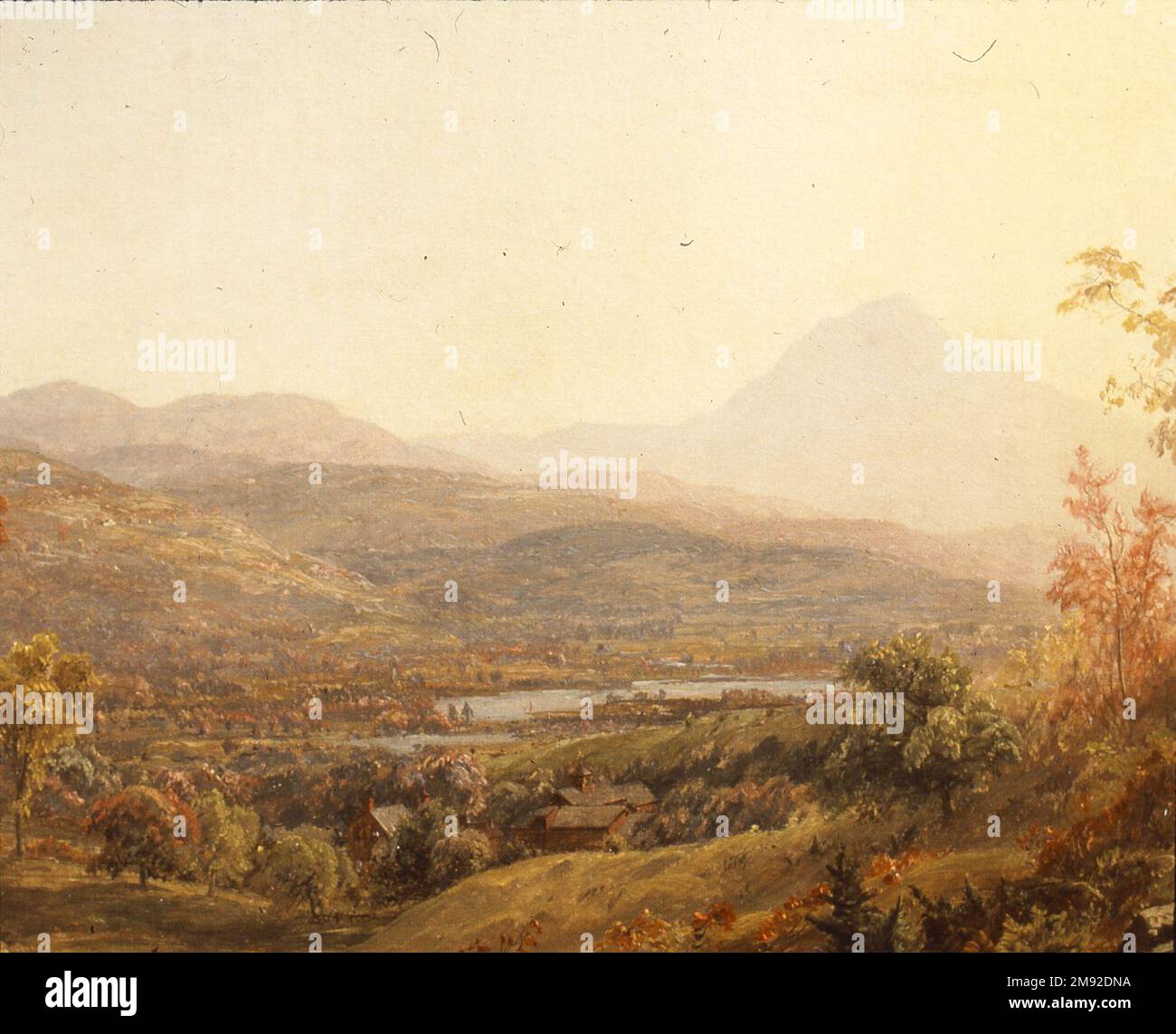 Automne au mont Chocorua Jasper Francis Cropsey (américain, 1823-1900). Automne au Mont Chocorua, 1869. Huile sur toile, 23 13/16 x 44 1/4 in. (60,5 x 112,4 cm). Cette scène automnale brillamment rendue offre une vue panoramique sur les montagnes blanches du New Hampshire, où Jasper Francis Cropsey a esquissé et peint en 1860s et début 1870s, avec le sommet du mont Chocorua au loin. Au premier plan, les éléments topographiques observés de près, y compris les arbres sabrés et le feuillage d'automne, sont rendus avec des détails infimes, tandis que le ciel étendu est illuminé par une lueur jaune percutant. Le Banque D'Images