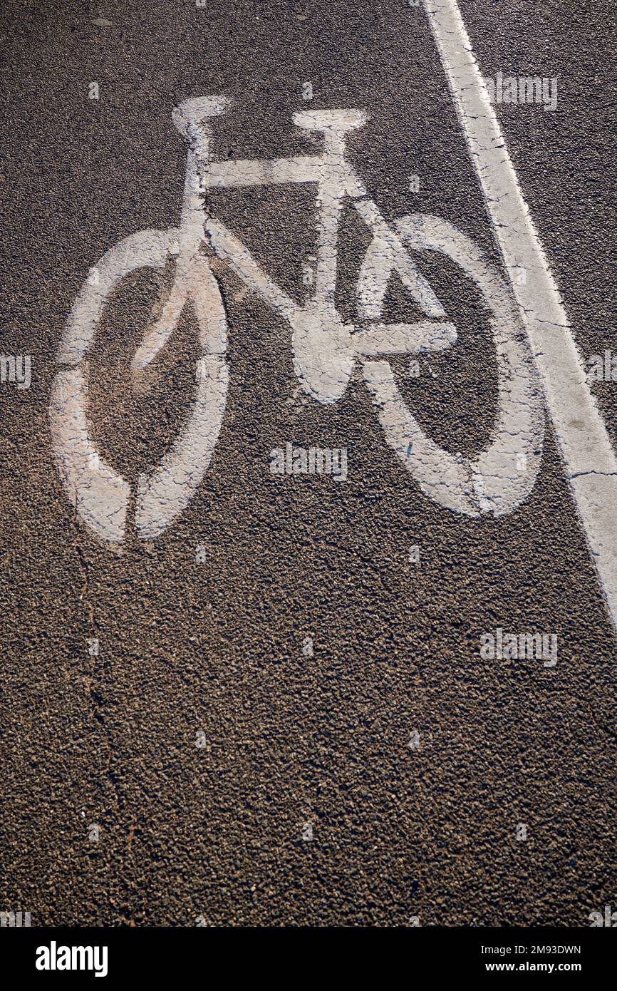 Symbole de vélo sur route, Mildura, Victoria, Australie. Banque D'Images