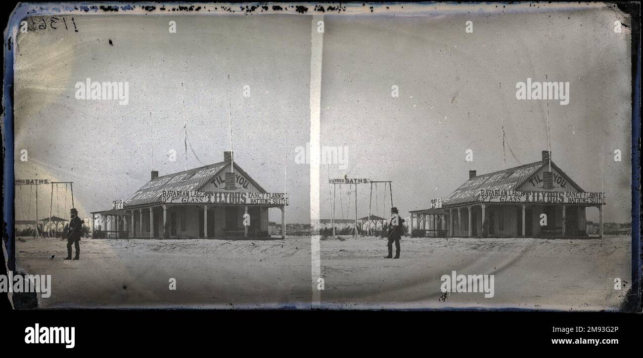 The Tilyou House, Coney Island George Bradford Brainerd (américain, 1845-1887). , 30 novembre 1874. Plaque négative en verre argenté collodion, 3 1/4 x 6 3/4 po. (8,3 x 17,1 cm). La première auberge de l'île Coney, Coney Island House, a été établie dans la section de Gravesend de l'île, à l'est, en 1829. Les clients sont arrivés par la stagecoach, et le voyage de la ville était souvent éprouvant et long. En 1840s, une liaison quotidienne en ferry vers la partie ouest de l'île a amené les visiteurs au pavillon de l'île Coney, un dôme de plaisance offrant danse, repas et baignade. Alors que l'est Banque D'Images The Tilyou House, Coney Island George Bradford Brainerd (américain, 1845-1887). , 30 novembre 1874. Plaque négative en verre argenté collodion, 3 1/4 x 6 3/4 po. (8,3 x 17,1 cm). La première auberge de l'île Coney, Coney Island House, a été établie dans la section de Gravesend de l'île, à l'est, en 1829. Les clients sont arrivés par la stagecoach, et le voyage de la ville était souvent éprouvant et long. En 1840s, une liaison quotidienne en ferry vers la partie ouest de l'île a amené les visiteurs au pavillon de l'île Coney, un dôme de plaisance offrant danse, repas et baignade. Alors que l'est Banque D'Images